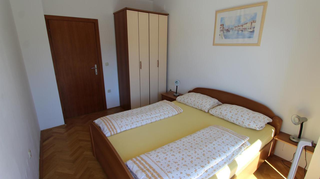 Apartmani Totic Malinska Exteriör bild