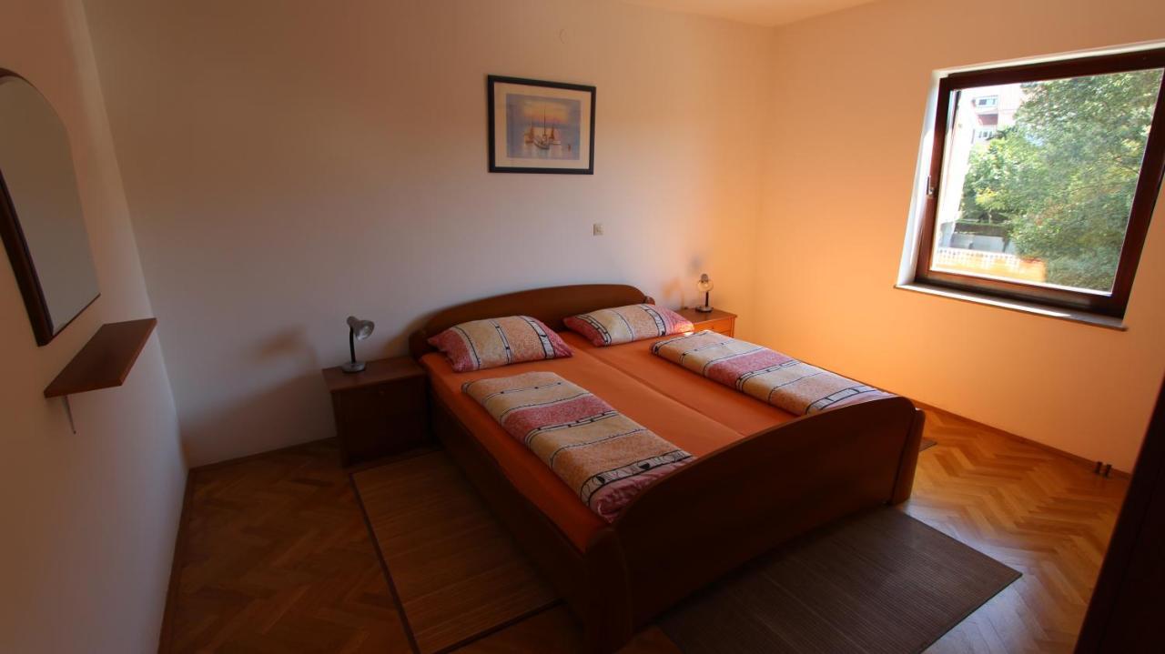 Apartmani Totic Malinska Exteriör bild