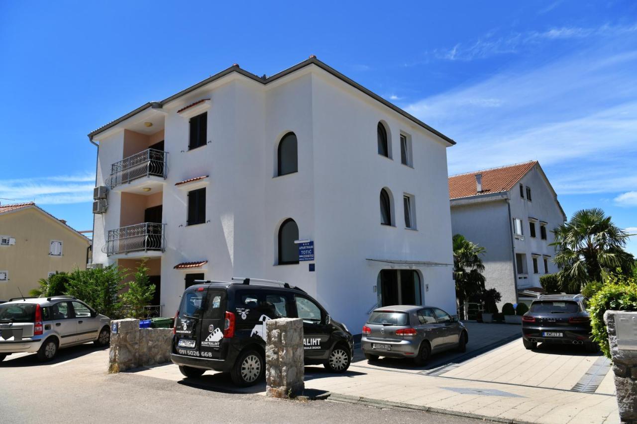 Apartmani Totic Malinska Exteriör bild