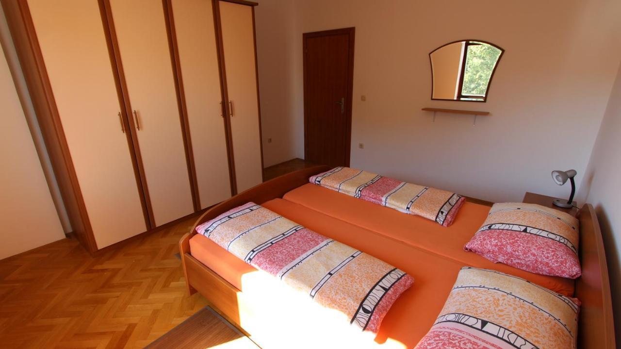 Apartmani Totic Malinska Exteriör bild
