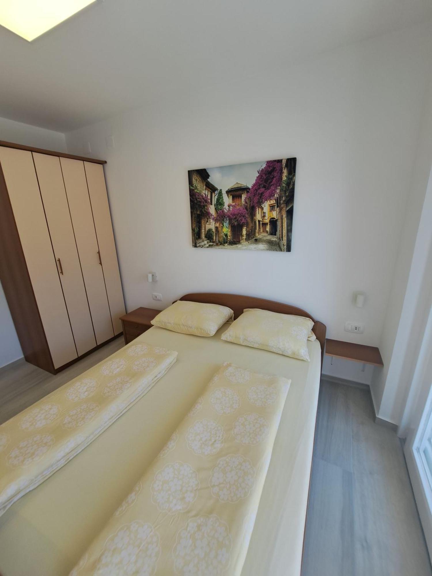 Apartmani Totic Malinska Exteriör bild