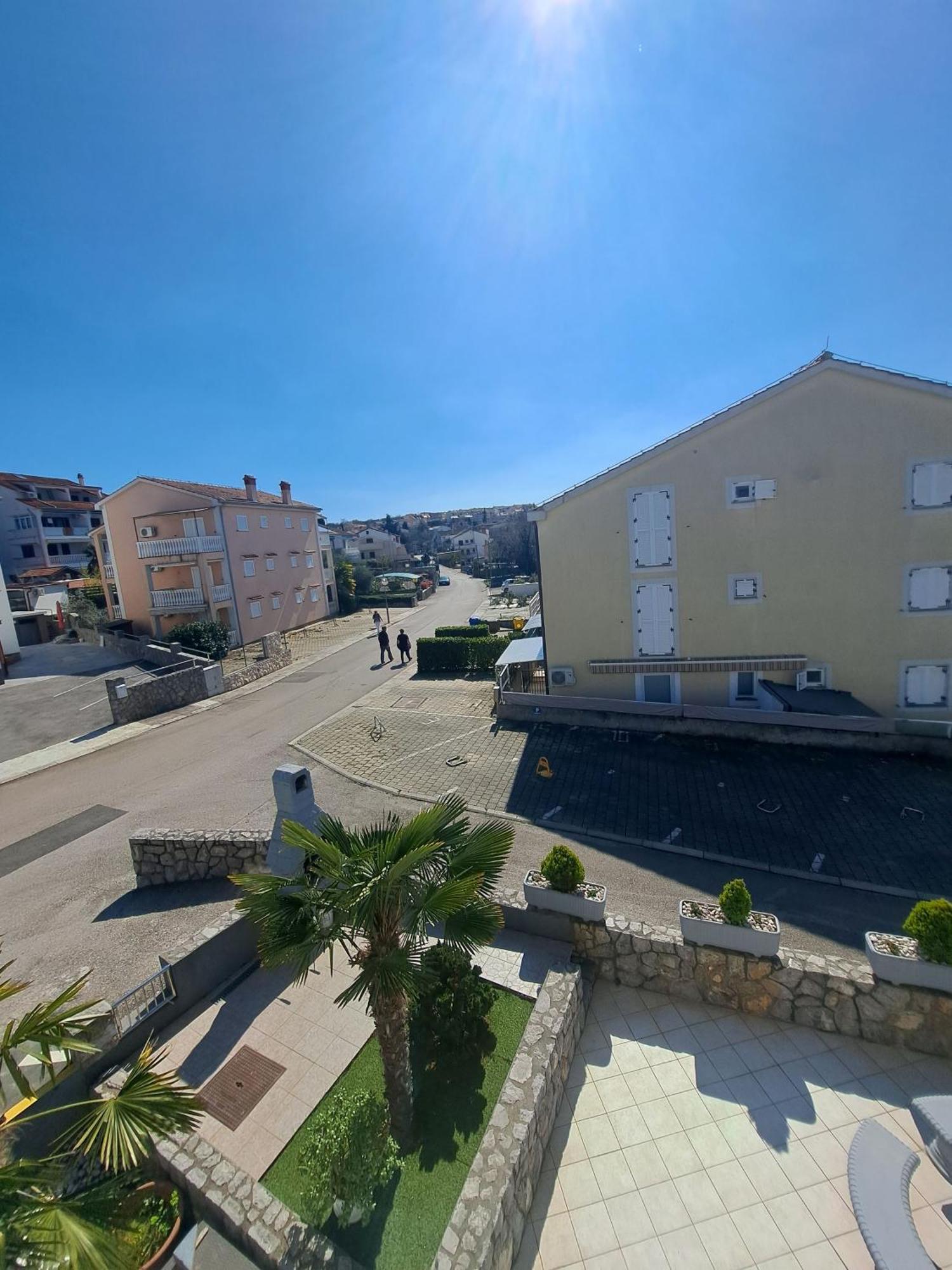 Apartmani Totic Malinska Exteriör bild