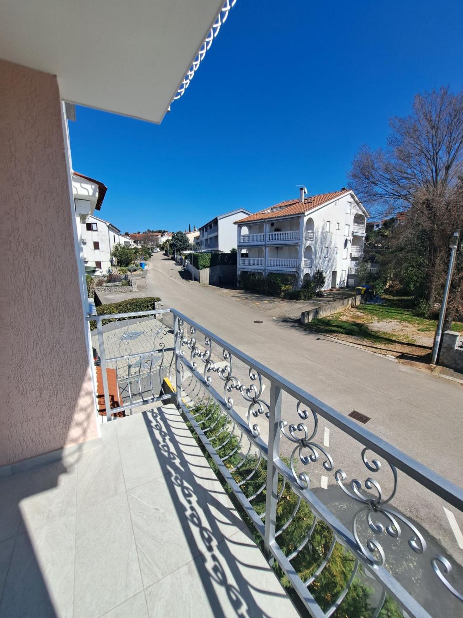 Apartmani Totic Malinska Exteriör bild